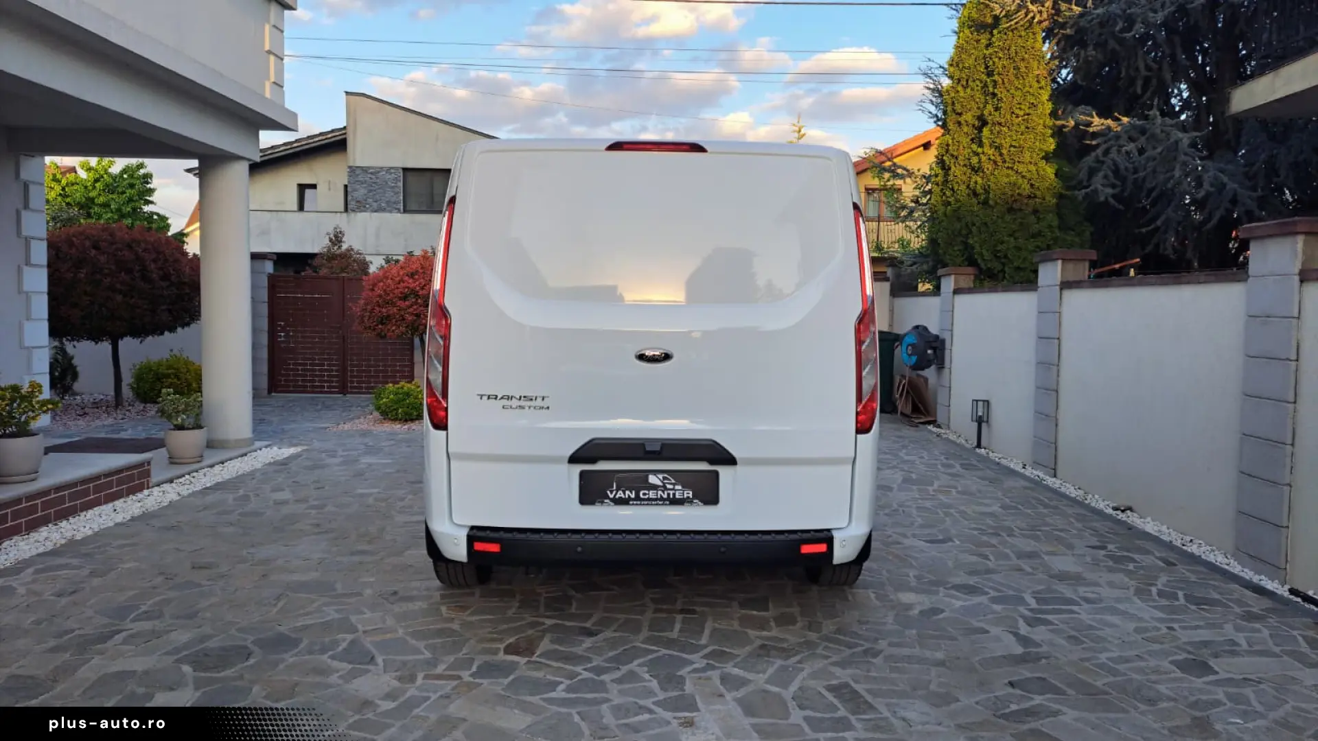 FORD CUSTOM VAN TREND L2H1 FWD