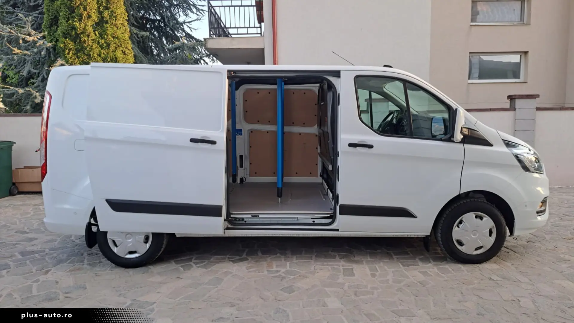 FORD CUSTOM VAN TREND L2H1 FWD