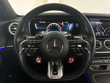 MERCEDES-BENZ E 53 AMG 4Matic   PANO  MEM  LED  360  PERFORM