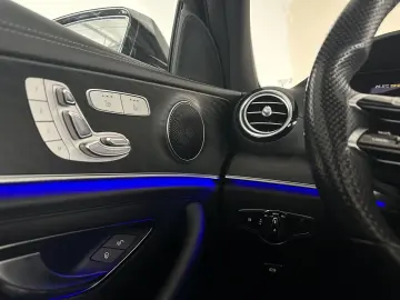 MERCEDES-BENZ E 53 AMG 4Matic   PANO  MEM  LED  360  PERFORM