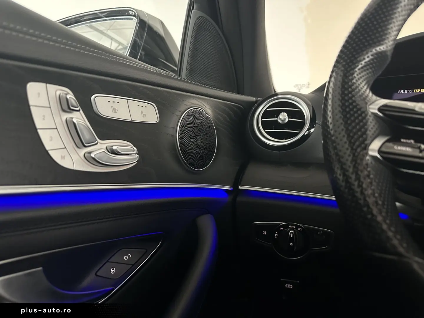 MERCEDES-BENZ E 53 AMG 4Matic   PANO  MEM  LED  360  PERFORM