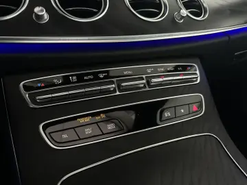 MERCEDES-BENZ E 53 AMG 4Matic   PANO  MEM  LED  360  PERFORM