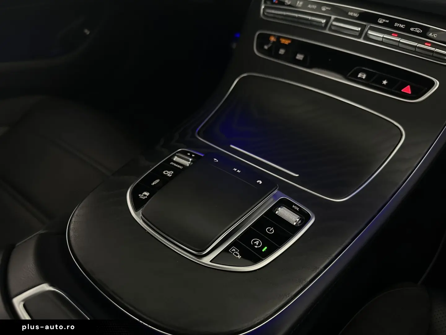 MERCEDES-BENZ E 53 AMG 4Matic   PANO  MEM  LED  360  PERFORM