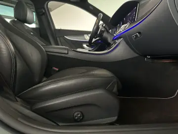MERCEDES-BENZ E 53 AMG 4Matic   PANO  MEM  LED  360  PERFORM
