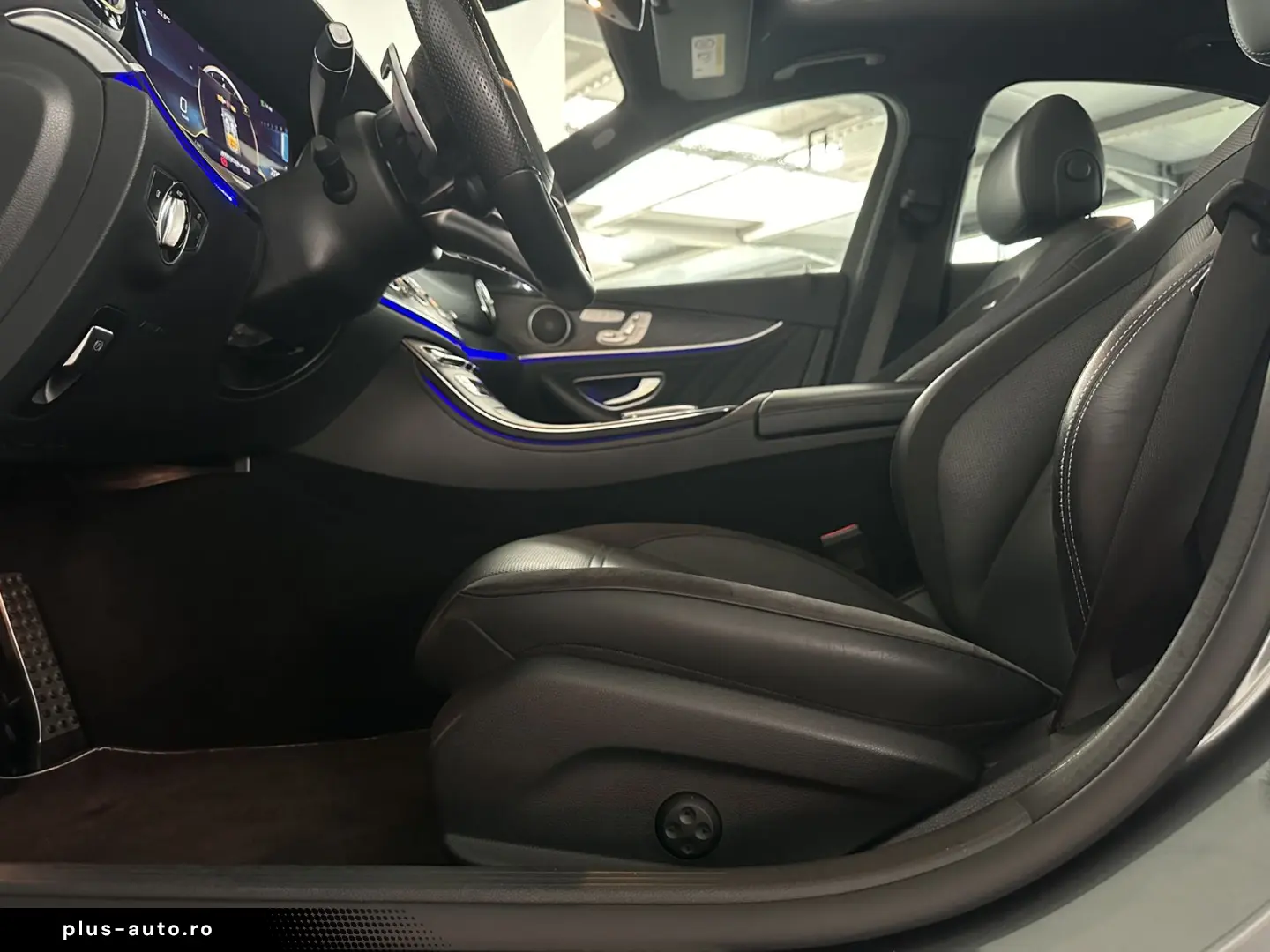 MERCEDES-BENZ E 53 AMG 4Matic   PANO  MEM  LED  360  PERFORM