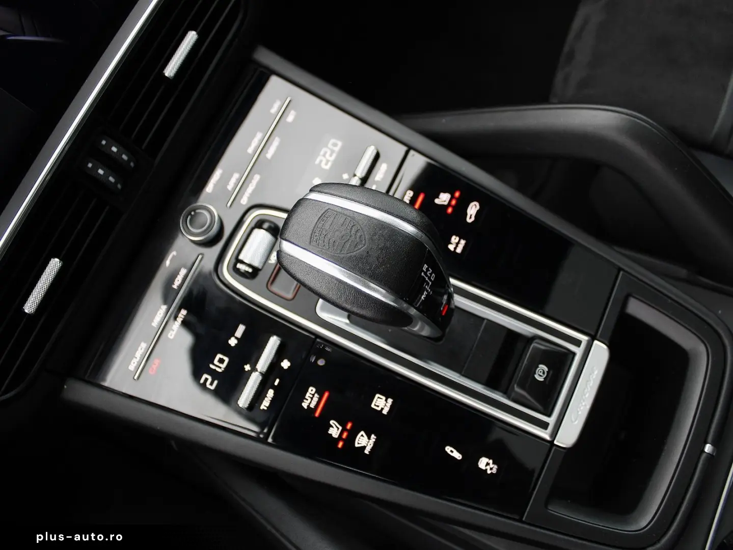 PORSCHE CAYENNE GTS COUPE MAX.VOLL  CARBON NiGHT PANO 22