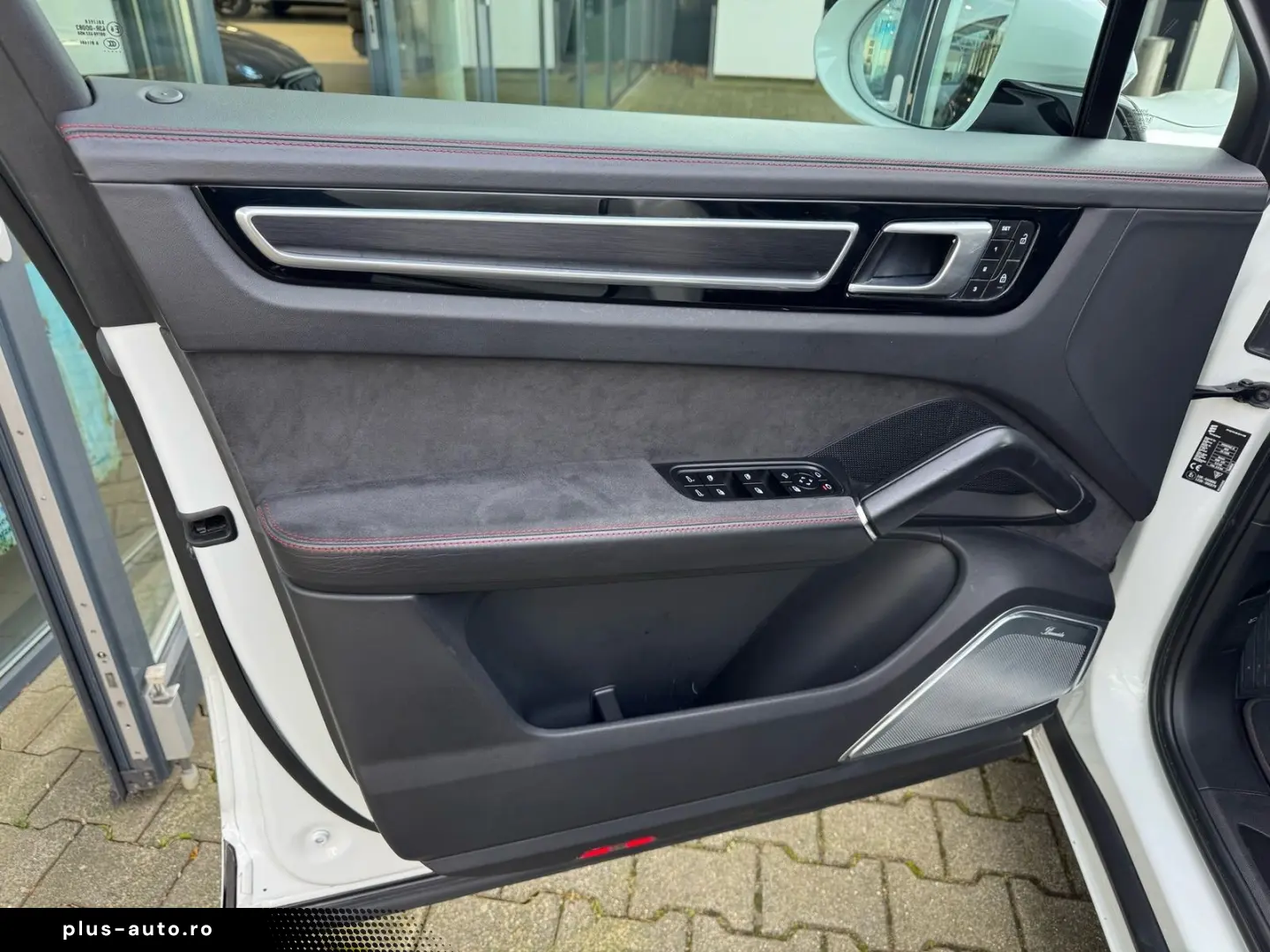 PORSCHE Cayenne Coupé GTS Burm3D 18Wege HA Chrono Approv