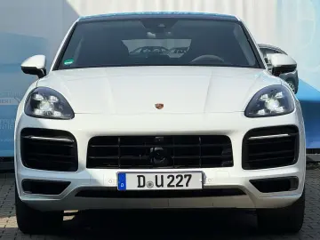 PORSCHE Cayenne Coupé GTS Burm3D 18Wege HA Chrono Approv