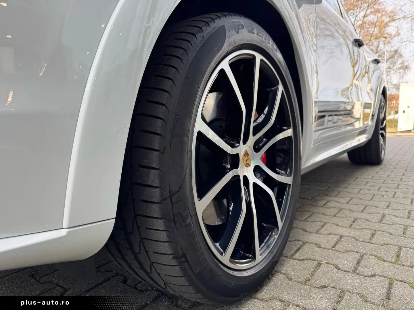 PORSCHE Cayenne Coupé GTS Burm3D 18Wege HA Chrono Approv