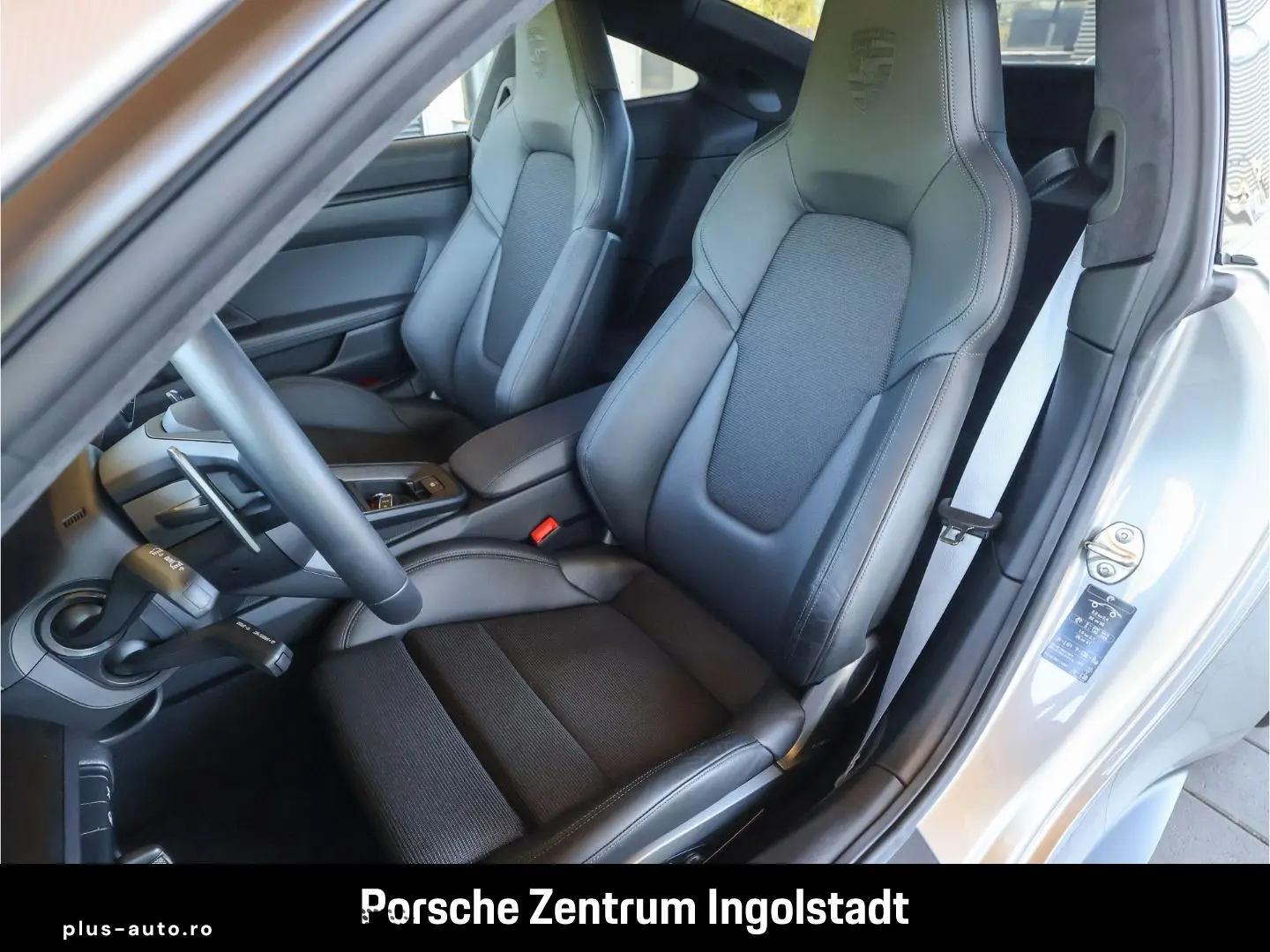PORSCHE 992 (911) GT3 mit Touring-Paket Liftsystem  Chro