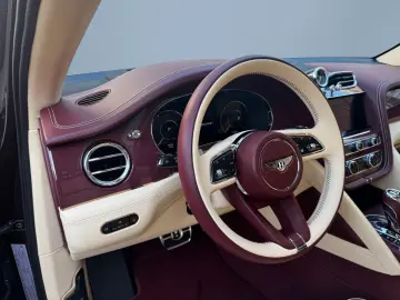 BENTLEY Bentayga  AZURE V8 - MY25