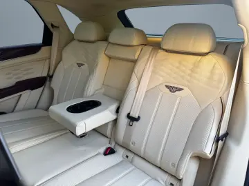 BENTLEY Bentayga  AZURE V8 - MY25