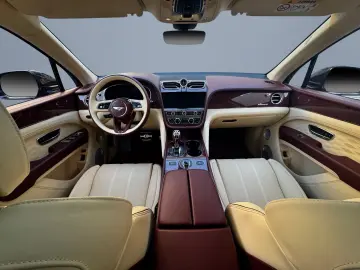 BENTLEY Bentayga  AZURE V8 - MY25