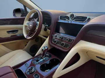 BENTLEY Bentayga  AZURE V8 - MY25