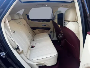 BENTLEY Bentayga  AZURE V8 - MY25