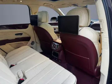 BENTLEY Bentayga  AZURE V8 - MY25