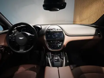 ASTON MARTIN DBX 4.0 V8-BRD-U-frei-Schwarz Braun-23 Zoll