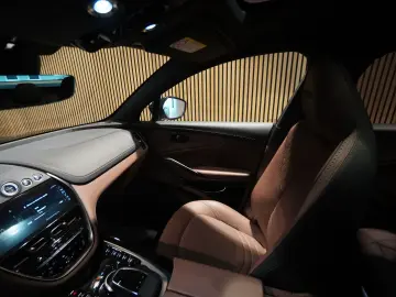 ASTON MARTIN DBX 4.0 V8-BRD-U-frei-Schwarz Braun-23 Zoll