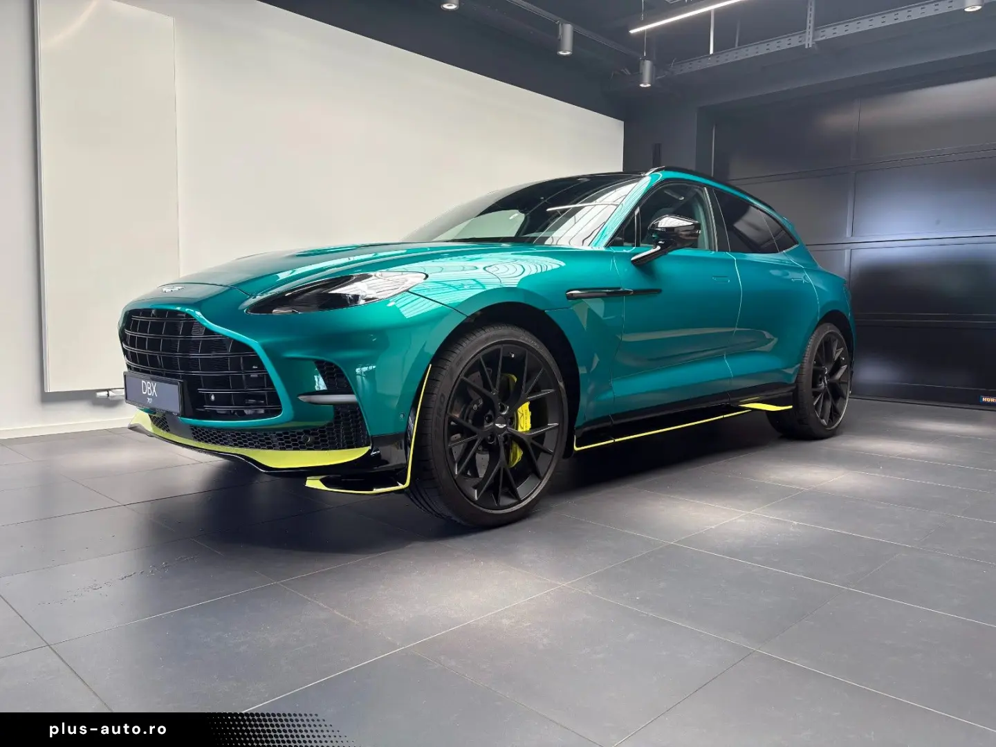 ASTON MARTIN DBX707 AMR24 Edition - Carbon