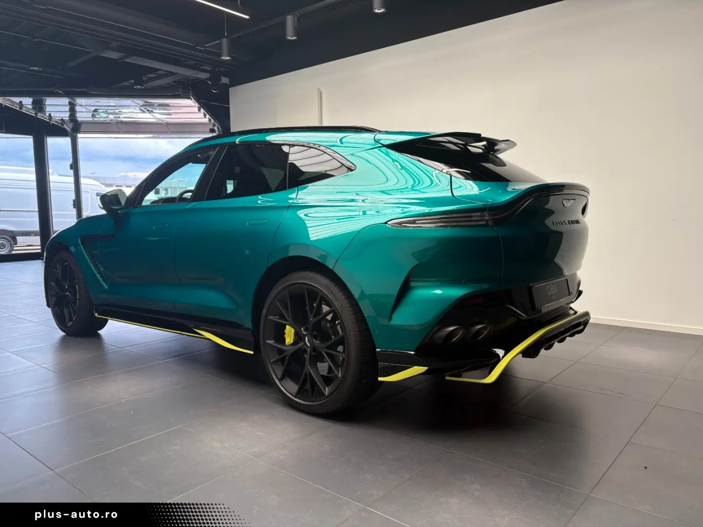 ASTON MARTIN DBX707 AMR24 Edition - Carbon