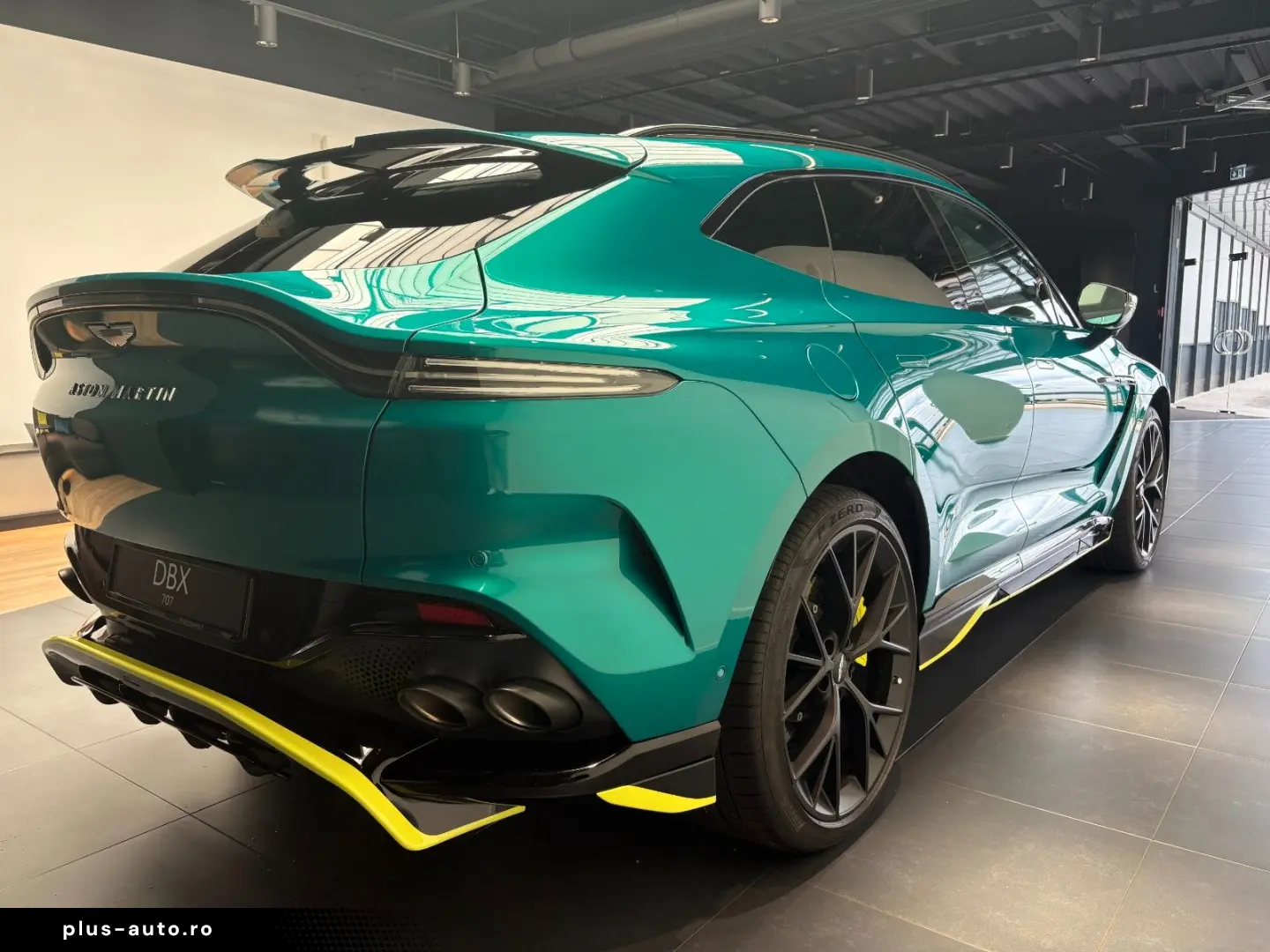 ASTON MARTIN DBX707 AMR24 Edition - Carbon