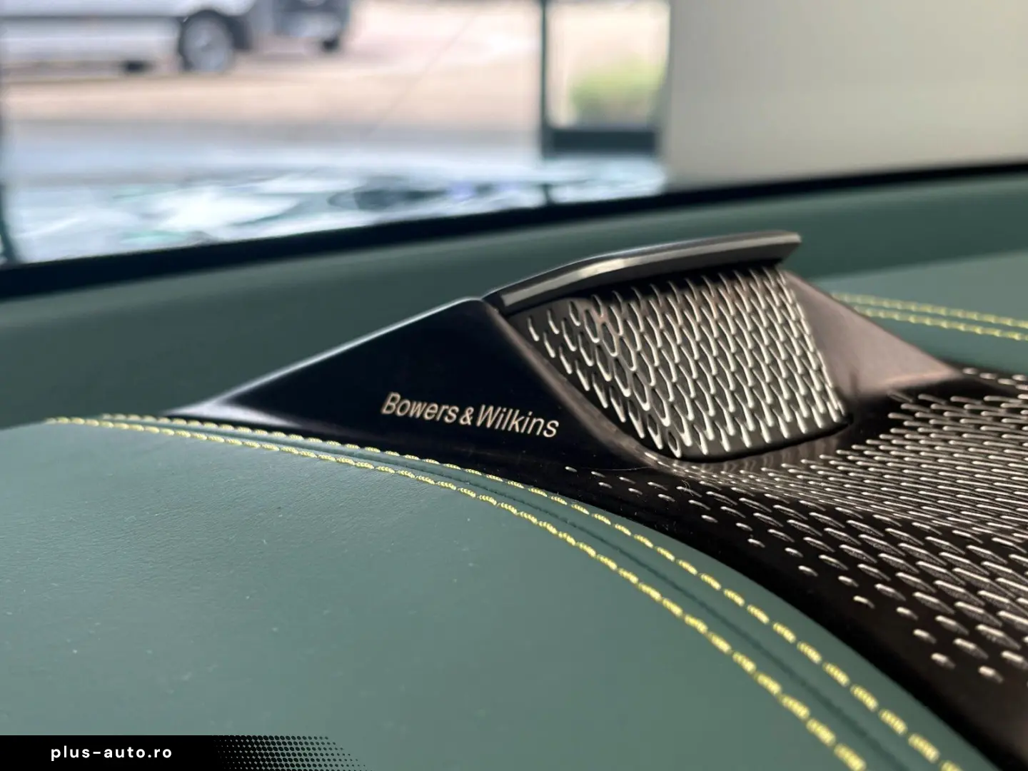 ASTON MARTIN DBX707 AMR24 Edition - Carbon