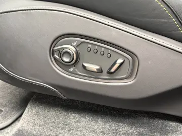 ASTON MARTIN DBX707 AMR24 Edition - Carbon