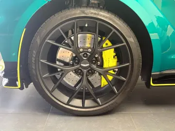 ASTON MARTIN DBX707 AMR24 Edition - Carbon