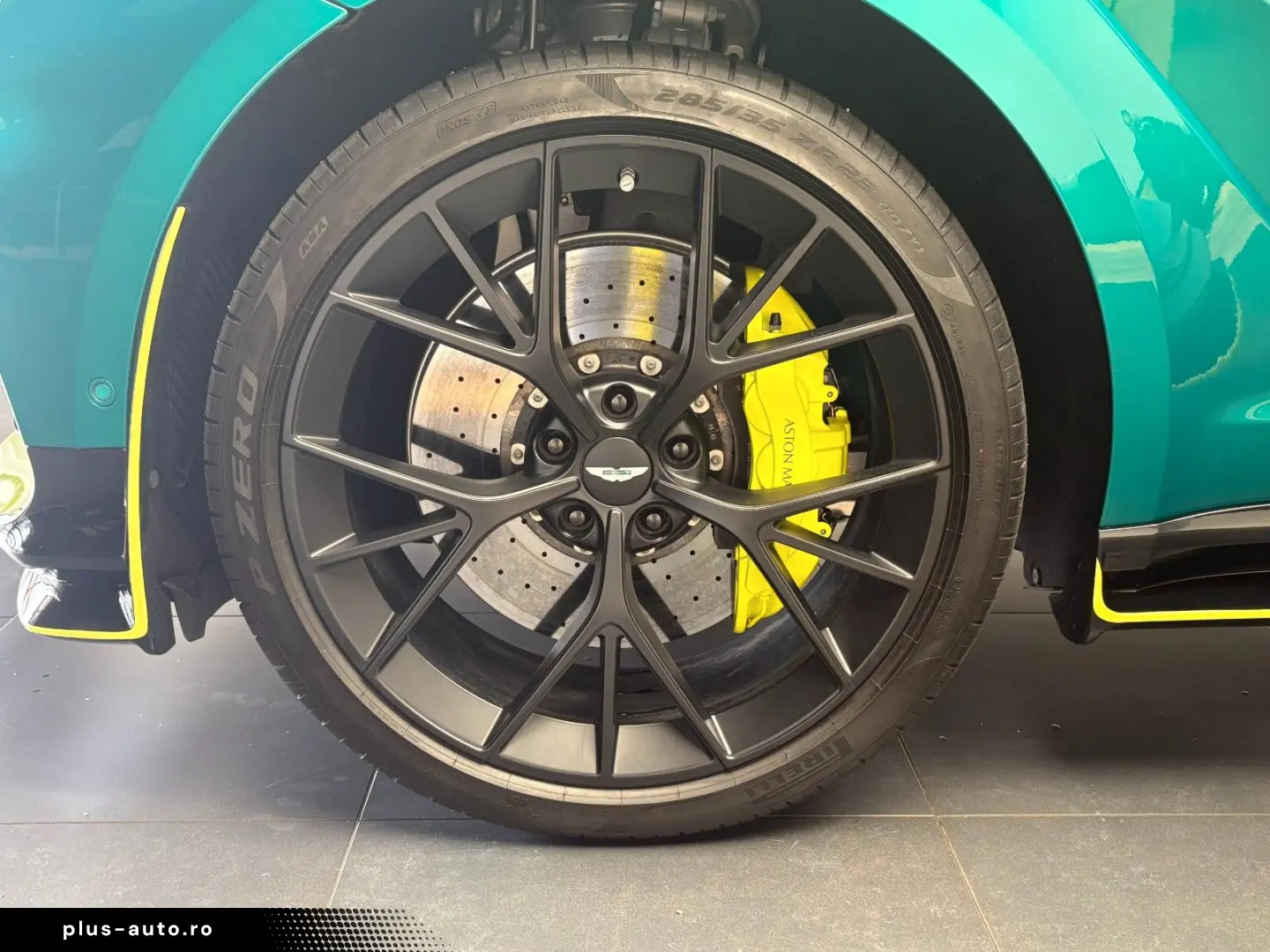 ASTON MARTIN DBX707 AMR24 Edition - Carbon