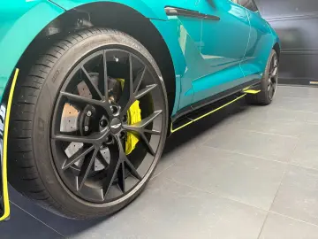 ASTON MARTIN DBX707 AMR24 Edition - Carbon