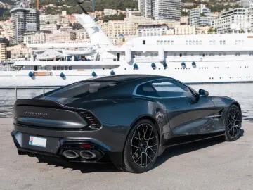 ASTON MARTIN Vanquish