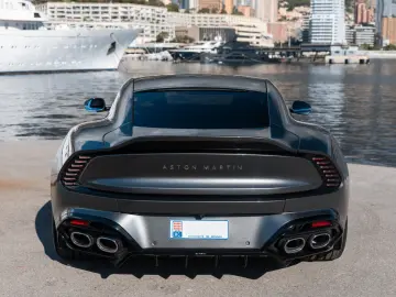 ASTON MARTIN Vanquish