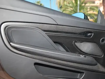 ASTON MARTIN Vanquish
