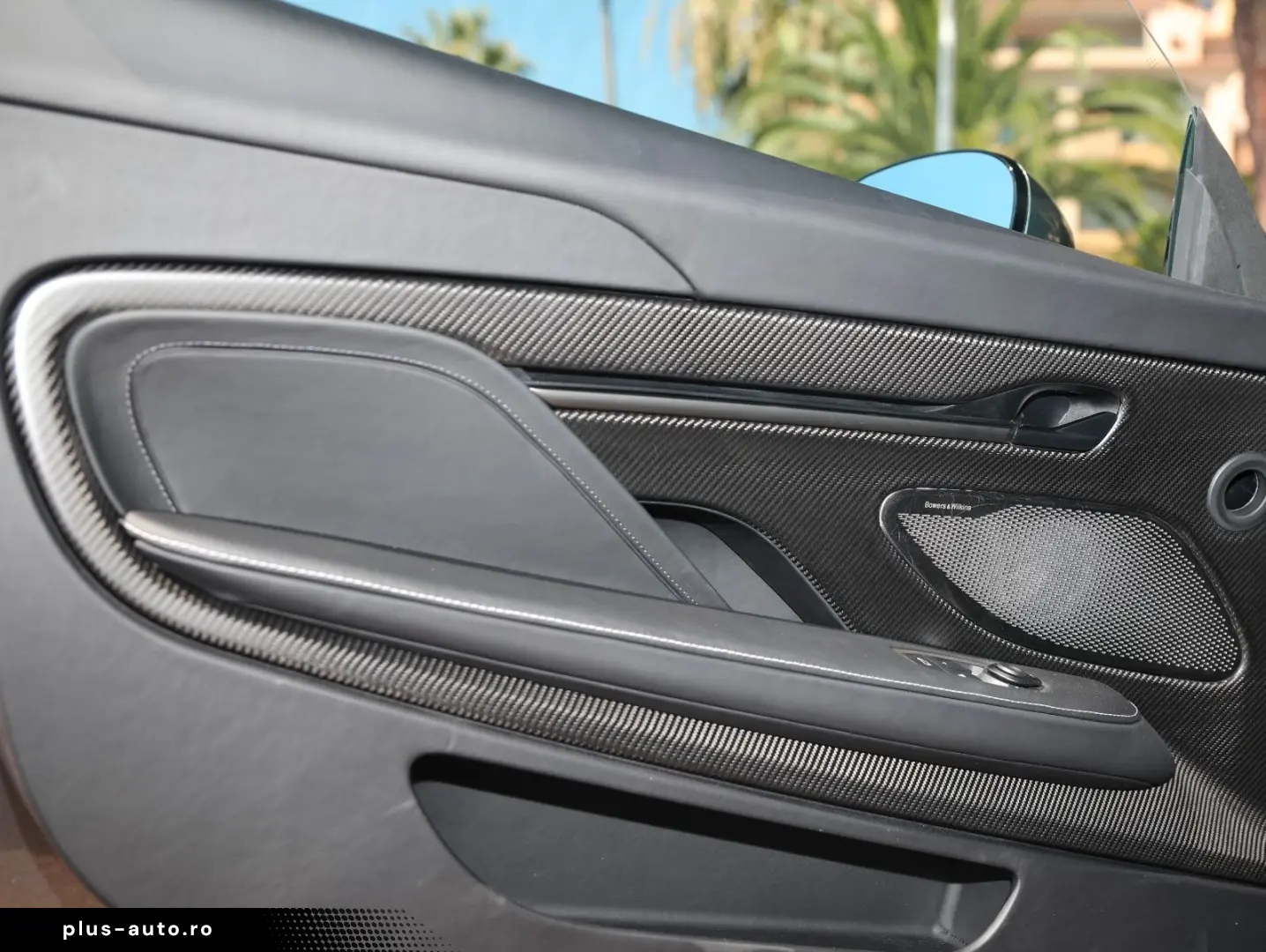 ASTON MARTIN Vanquish