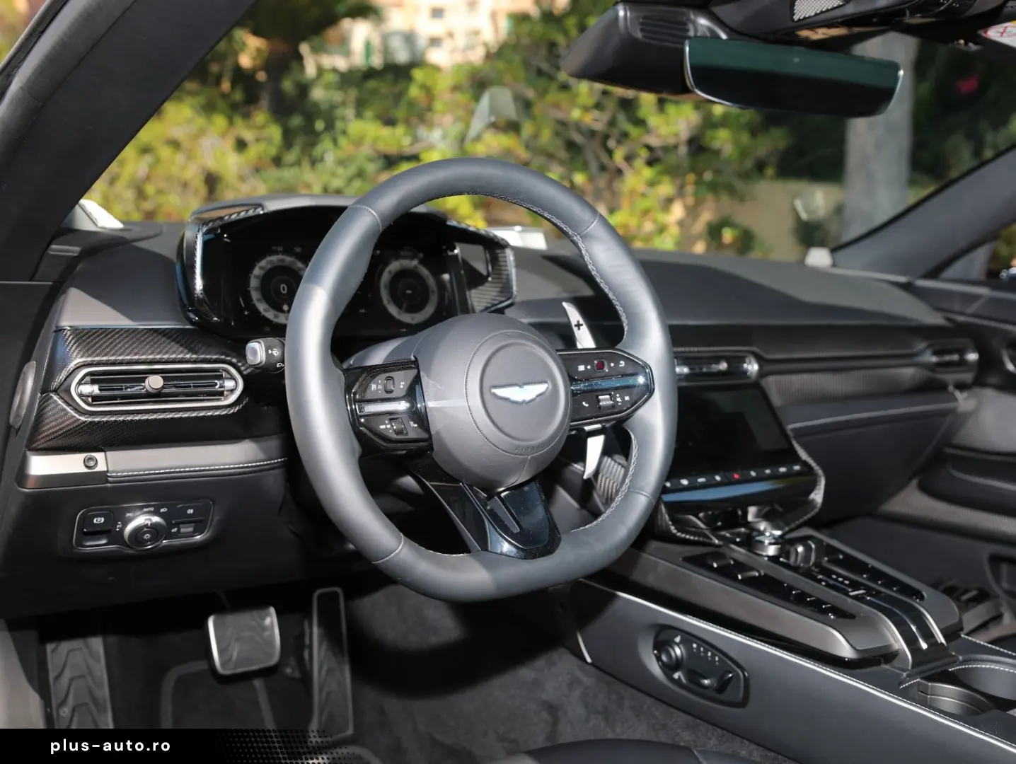 ASTON MARTIN Vanquish