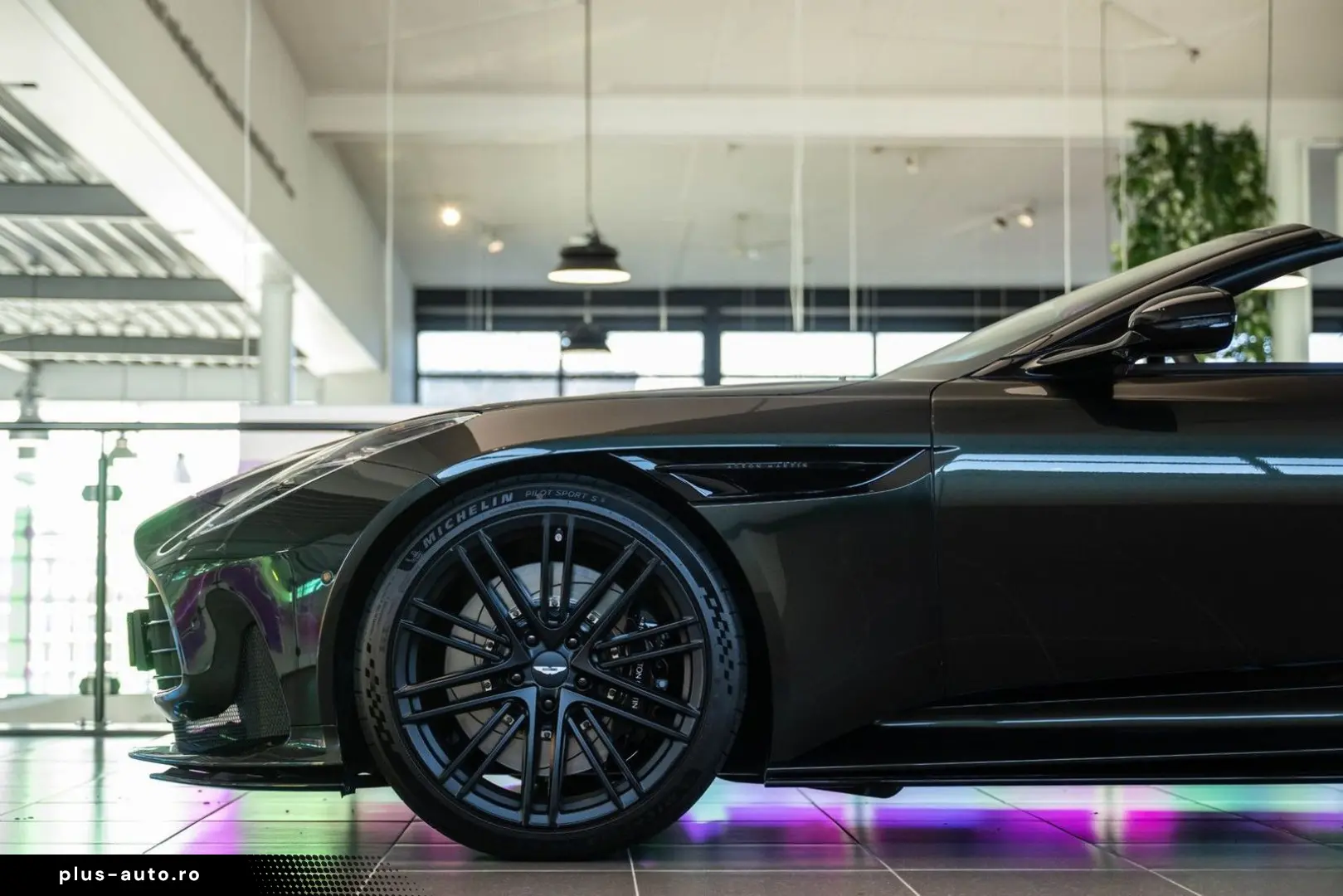 ASTON MARTIN DB12 VOLANTE 4.0 V8