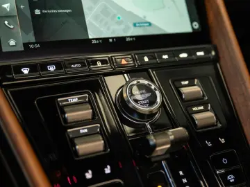 ASTON MARTIN DB12 VOLANTE 4.0 V8