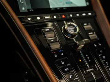 ASTON MARTIN DB12 VOLANTE 4.0 V8