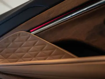 ASTON MARTIN DB12 VOLANTE 4.0 V8