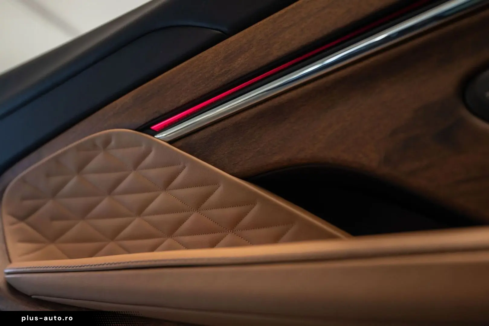 ASTON MARTIN DB12 VOLANTE 4.0 V8