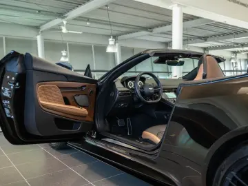 ASTON MARTIN DB12 VOLANTE 4.0 V8
