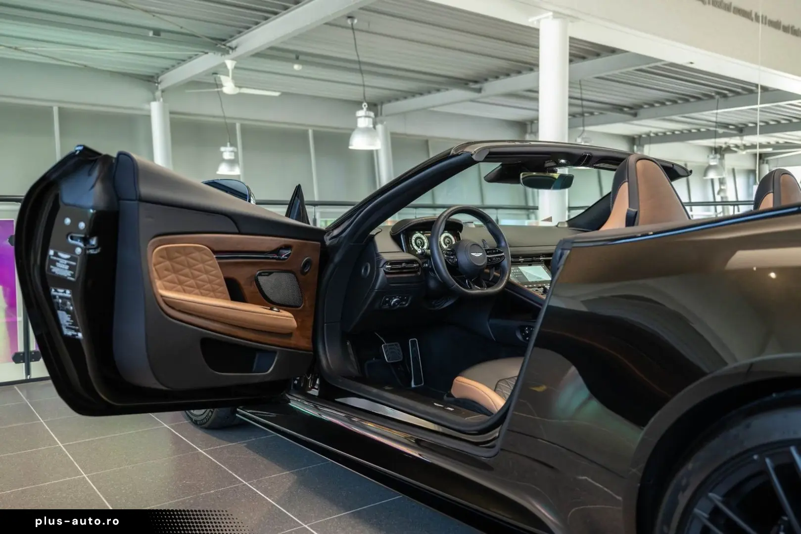 ASTON MARTIN DB12 VOLANTE 4.0 V8