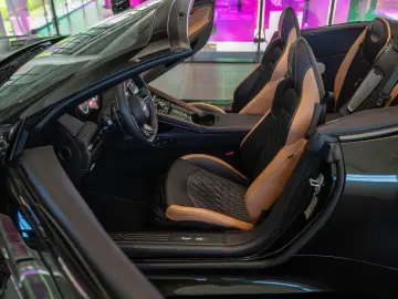 ASTON MARTIN DB12 VOLANTE 4.0 V8