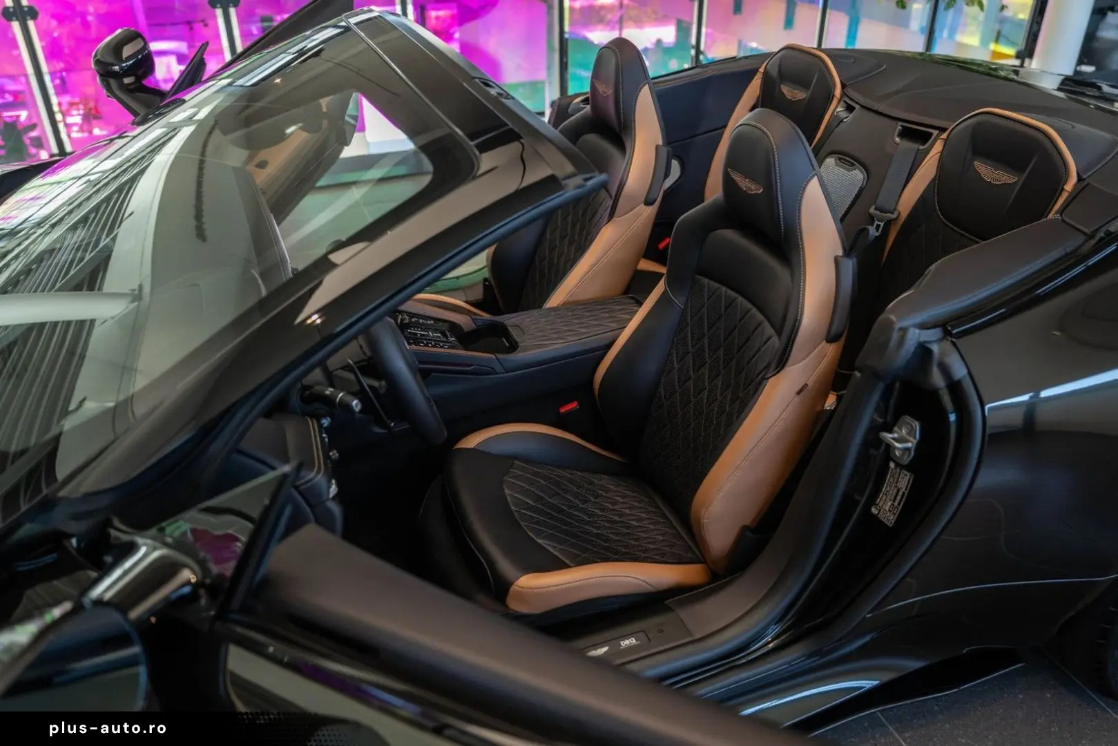 ASTON MARTIN DB12 VOLANTE 4.0 V8