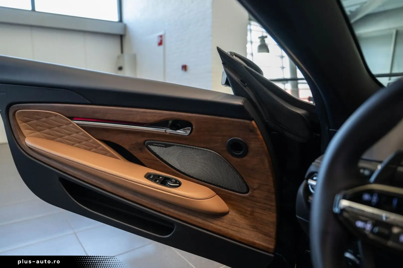 ASTON MARTIN DB12 VOLANTE 4.0 V8