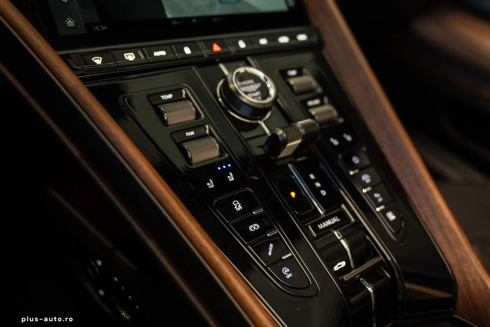 ASTON MARTIN DB12 VOLANTE 4.0 V8