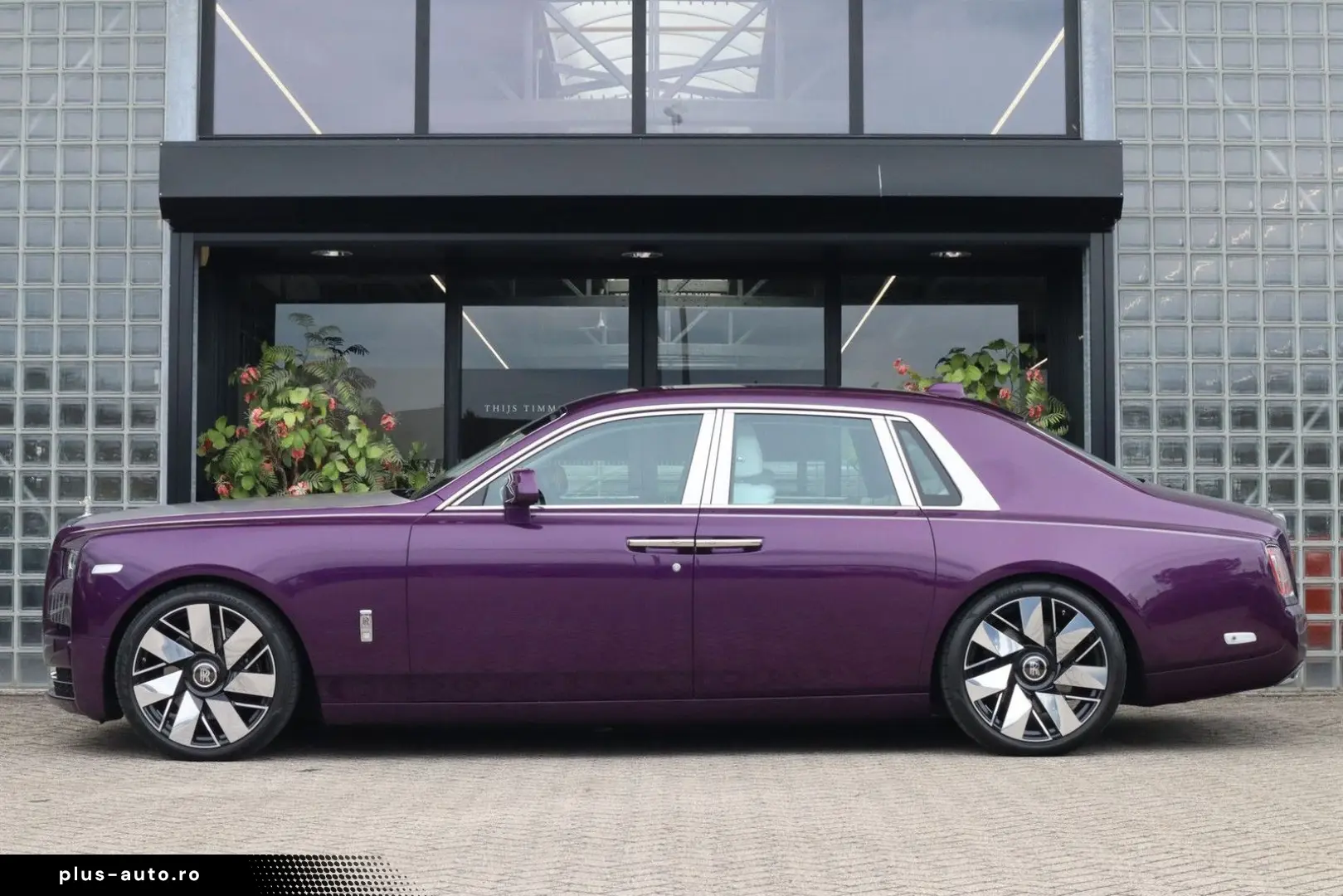 ROLLS ROYCE Phantom Series II  The Extrovert    Starlight