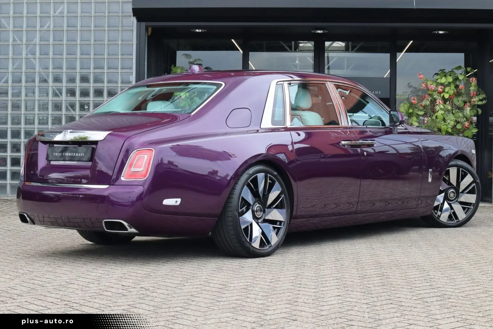 ROLLS ROYCE Phantom Series II  The Extrovert    Starlight