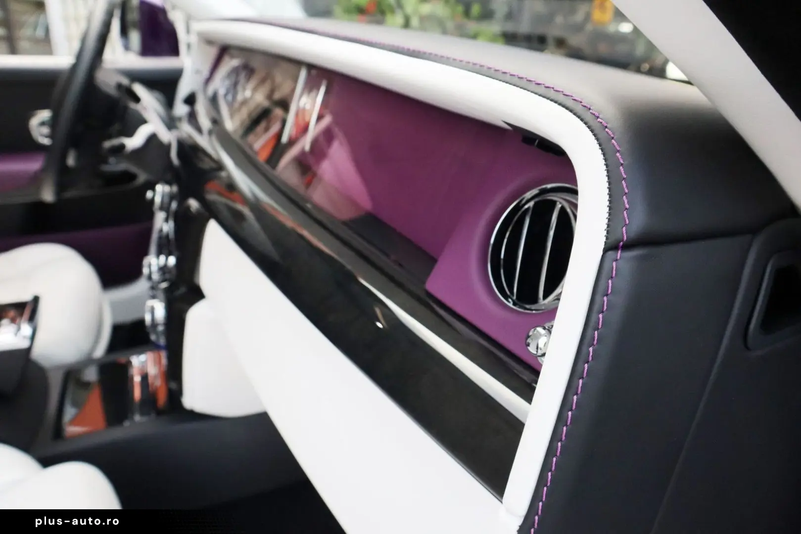 ROLLS ROYCE Phantom Series II  The Extrovert    Starlight
