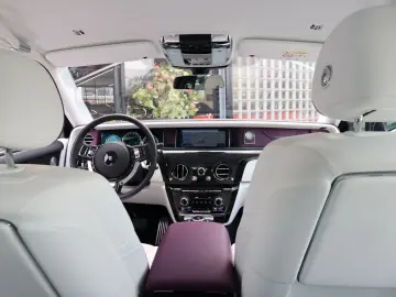 ROLLS ROYCE Phantom Series II  The Extrovert    Starlight